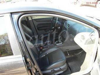 2005 Ford Focus Photos