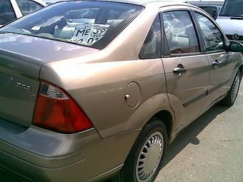 2005 Ford Focus Photos