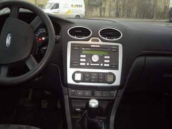 2005 Ford Focus Pictures