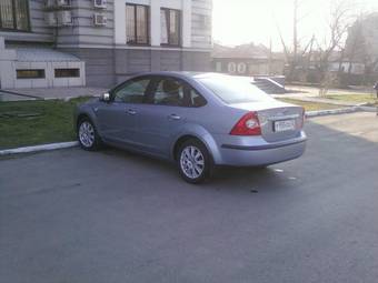 2005 Ford Focus Images