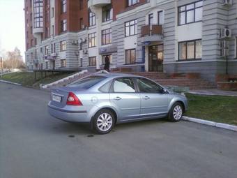 2005 Ford Focus Pictures