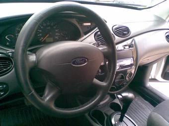 2005 Ford Focus Pictures