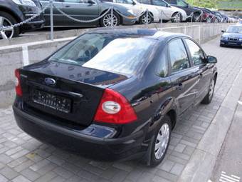 2005 Ford Focus Pictures