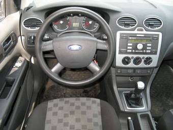 2005 Ford Focus Pictures