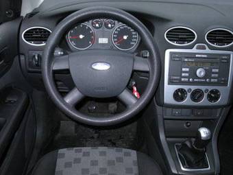 2005 Ford Focus Pics