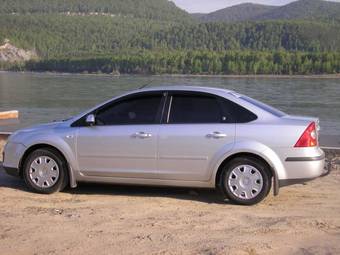 2005 Ford Focus Images