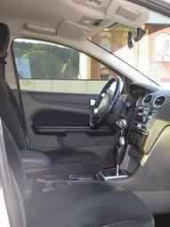 2005 Ford Focus Pictures
