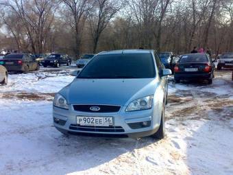 2005 Ford Focus Photos