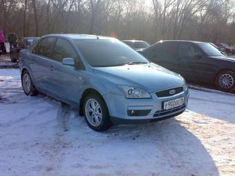 2005 Ford Focus Photos