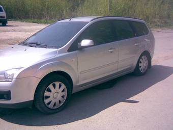 2005 Ford Focus Photos