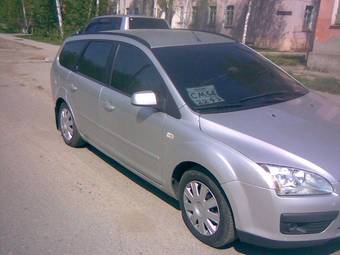 2005 Ford Focus Photos