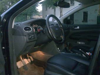 2005 Ford Focus Pictures