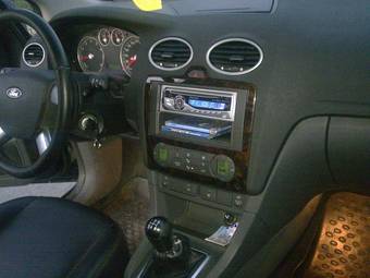 2005 Ford Focus Pics
