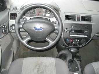 2005 Ford Focus Pictures