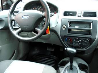 2005 Ford Focus Pictures