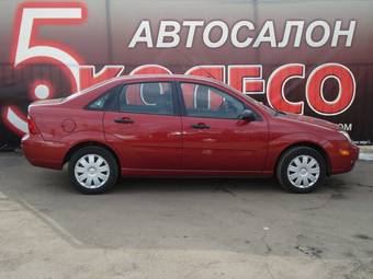 2005 Ford Focus Pictures