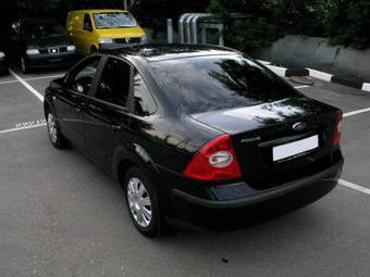 2005 Ford Focus Pictures