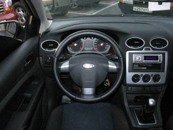2005 Ford Focus Pictures