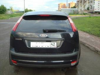 2005 Ford Focus Photos