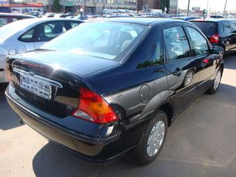2005 Ford Focus Photos
