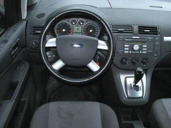 2005 Ford Focus Photos