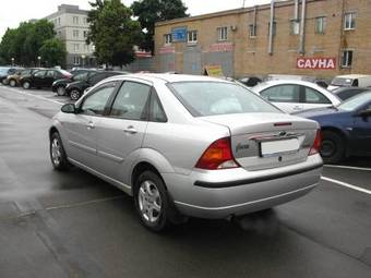 2005 Ford Focus Pictures