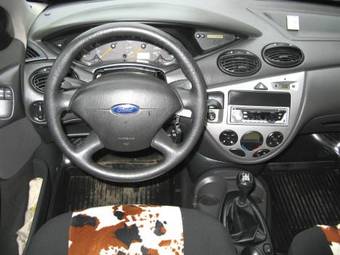 2005 Ford Focus Pics