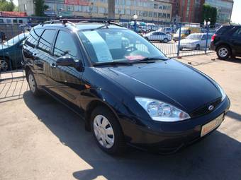 2005 Ford Focus Photos