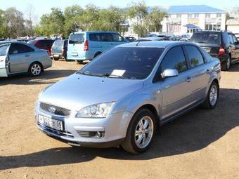 2005 Ford Focus Photos
