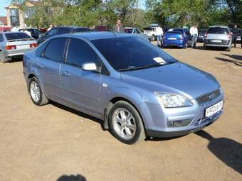 2005 Ford Focus Photos