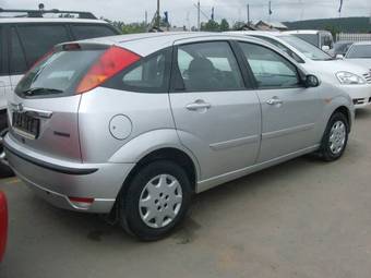2005 Ford Focus Photos