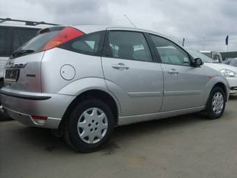 2005 Ford Focus Photos