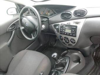 2005 Ford Focus Pictures