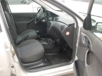 2005 Ford Focus Photos