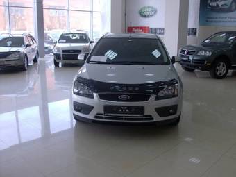 2005 Ford Focus Photos