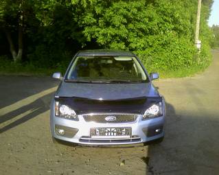2005 Ford Focus Photos