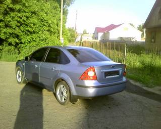 2005 Ford Focus Photos