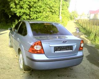 2005 Ford Focus Images