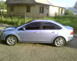 2005 Ford Focus Pics