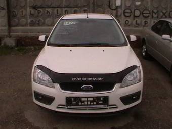 2005 Ford Focus Photos