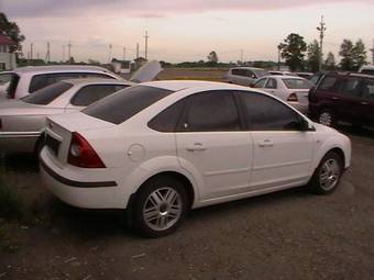 2005 Ford Focus Photos