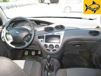 2005 Ford Focus Photos