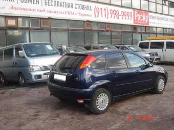 2005 Ford Focus Photos