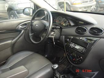 2005 Ford Focus Photos
