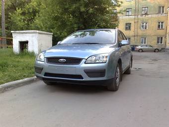 2005 Ford Focus Pictures