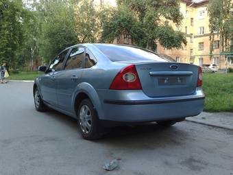 2005 Ford Focus Photos