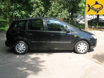 2005 Ford Focus Photos