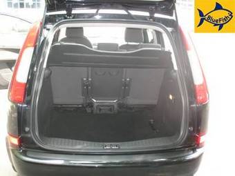 2005 Ford Focus Photos
