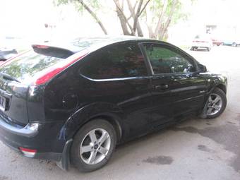 2005 Ford Focus Pictures