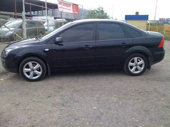 2005 Ford Focus Pictures